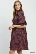 Load image into Gallery viewer, Umgee Floral Textured Jacqaurd V-Neck Dress in Maroon
