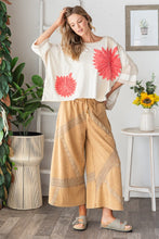 Load image into Gallery viewer, Oli &amp; Hali 3D Flower Boxy Top in Cream
