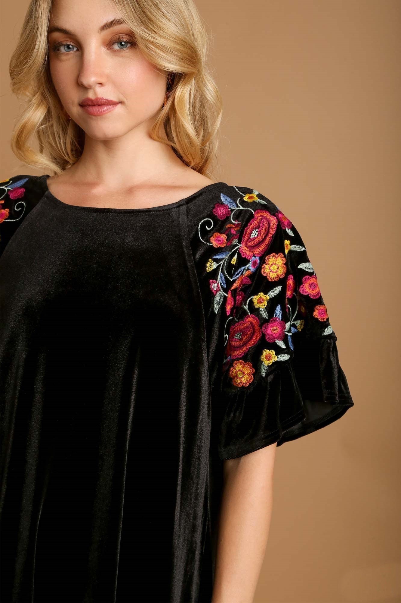 Umgee Velvet Mini Dress with Floral Embroidery in Eggplant M Umgee Velvet Mini Dress with Floral Embroidery in Eggplant M