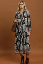 Load image into Gallery viewer, Umgee Paisley Print Tiered Midi Dress in Black
