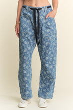 Load image into Gallery viewer, J.nna Floral Jacquard Denim Pants in Med Blue Denim
