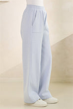 Load image into Gallery viewer, Veveret Striped Lounge Pants in Blue
