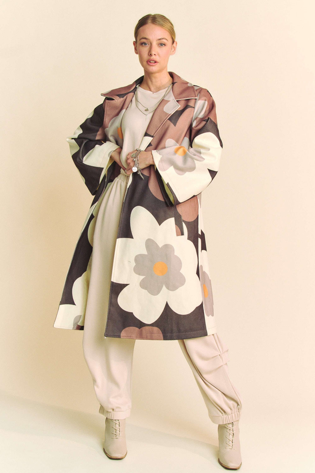 Davi & Dani Bold Retro Floral Print Jacket in Mocha Brown