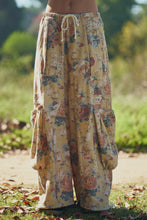 Load image into Gallery viewer, Davi &amp; Dani Floral Print Wide Leg Pants in Yellow

