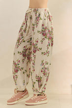 Load image into Gallery viewer, Veveret Printed French Terry Knit Joggers in Floral
