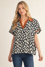 Load image into Gallery viewer, Jodifl Contrast Accent Loose Fit Geo Print Top in Black
