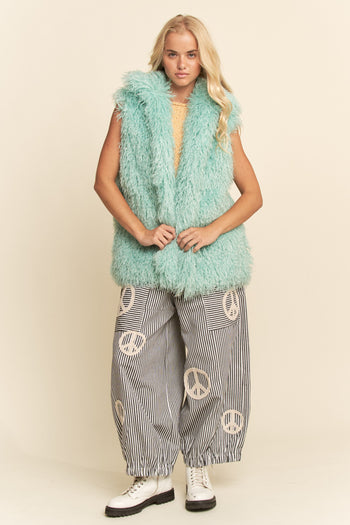 Davi & Dani Shaggy Faux Fur Vest in Mint