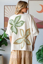 Load image into Gallery viewer, Oli &amp; Hali OVERSIZED Contrasting Flower Patch Top in Cream
