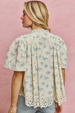 Load image into Gallery viewer, So Me Floral Print Lace Trim Blouse Top in Blue
