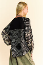 Load image into Gallery viewer, Davi &amp; Davi Waffle Knit Top with Flower Patch Front in Black
