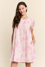 Load image into Gallery viewer, J.nna Floral Print Mini Dress in Orchid Berry
