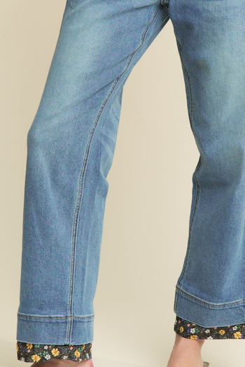 J.nna Hight Waist Floral Print Contrast Denim Jeans in Medium Blue