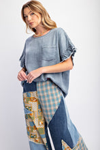 Load image into Gallery viewer, Easel Mineral Washed Loose Fit Top in Washed Denim
