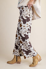Load image into Gallery viewer, Easel Cow Print Twill Pants in Mushroom
