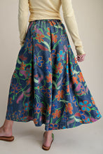Load image into Gallery viewer, Easel Denim Floral Print Wide Leg Pants in Washed Denim
