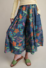 Load image into Gallery viewer, Easel Denim Floral Print Wide Leg Pants in Washed Denim
