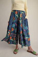 Load image into Gallery viewer, Easel Denim Floral Print Wide Leg Pants in Washed Denim
