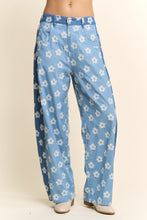 Load image into Gallery viewer, Davi &amp; Dani Flower Print Wide Leg Culotte Pants in Denim Blue
