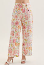 Load image into Gallery viewer, entro Botanical Floral Print Pants in Multi
