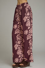 Load image into Gallery viewer, Entro Floral Print Wide Leg Pants in Plum
