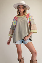 Load image into Gallery viewer, Easel Flower Patch Detailed Top in Olive
