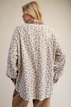 Load image into Gallery viewer, Easel Floral Print Washed Button-Down Shirt in Khaki
