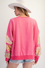 Load image into Gallery viewer, Easel Mineral Washed Terry Knit Top with Contrasting Floral Print Sleeve Patches in Bubble Gum
