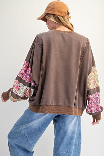 Easel Mineral Washed Terry Knit Top with Contrasting Floral Print Sleeve Patches in Mocha