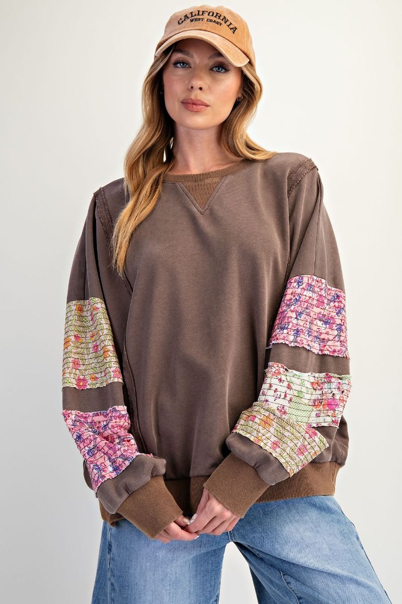 Easel Mineral Washed Terry Knit Top with Contrasting Floral Print Sleeve Patches in Mocha