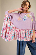 Load image into Gallery viewer, Easel OVERSIZED Solid and Mixed Print LOVE Patched Top in Dusty Lilac
