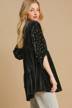 Load image into Gallery viewer, Umgee Velvet Tunic Top with Pearls in Black
