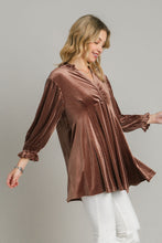 Load image into Gallery viewer, Umgee Beaded Velvet Tunic Top in Brown
