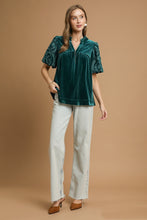 Load image into Gallery viewer, Umgee Solid Color Top with Embroidered Sleeves in Emerald Green
