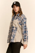 Load image into Gallery viewer, Davi &amp; Dani Air-Sprayed Plaid Pocket Button Front Top in Teal Navy

