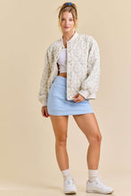 Load image into Gallery viewer, Main Strip Quilted Floral Print Bomber Jacket in Ivory/Blue
