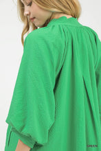 Load image into Gallery viewer, Umgee Textured Pocket Dress in Green

