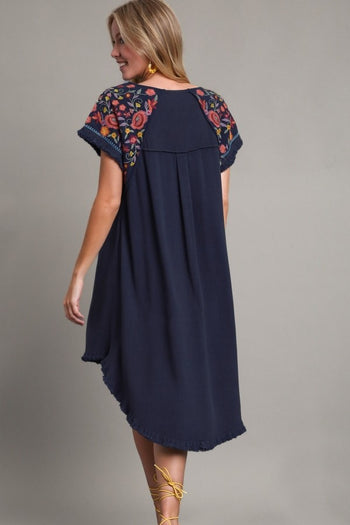 Umgee Linen Short Sleeve Embroidery Dress in Navy S Umgee Linen Short Sleeve Embroidery Dress in Navy S