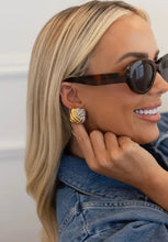 Load image into Gallery viewer, CHANSUTTPEARLS Grace Earrings
