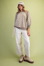 Load image into Gallery viewer, Easel Quilted Banded Bottom Top in Mushroom
