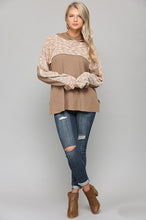 Load image into Gallery viewer, GiGio Two Tone Knit Hooded Top in Latte  Gigio   
