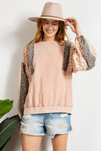 Load image into Gallery viewer, Easel Mix N Match Mineral Washed Pullover in Washed Peach Top Easel   
