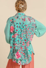 Load image into Gallery viewer, Umgee Linen Blend Tunic with Floral Print Back in Emerald Green  Umgee   
