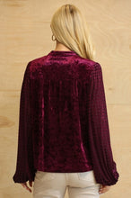 Load image into Gallery viewer, GiGio Velvet Top with Houndstooth Design in Wine Top Gigio   
