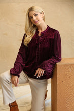 Load image into Gallery viewer, GiGio Velvet Top with Houndstooth Design in Wine Top Gigio   
