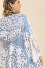 Load image into Gallery viewer, Umgee Floral Lace Kimono in Cream Kimonos Umgee   
