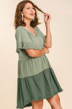 Load image into Gallery viewer, Umgee Linen Color Block Dress in Sage Dress Umgee   
